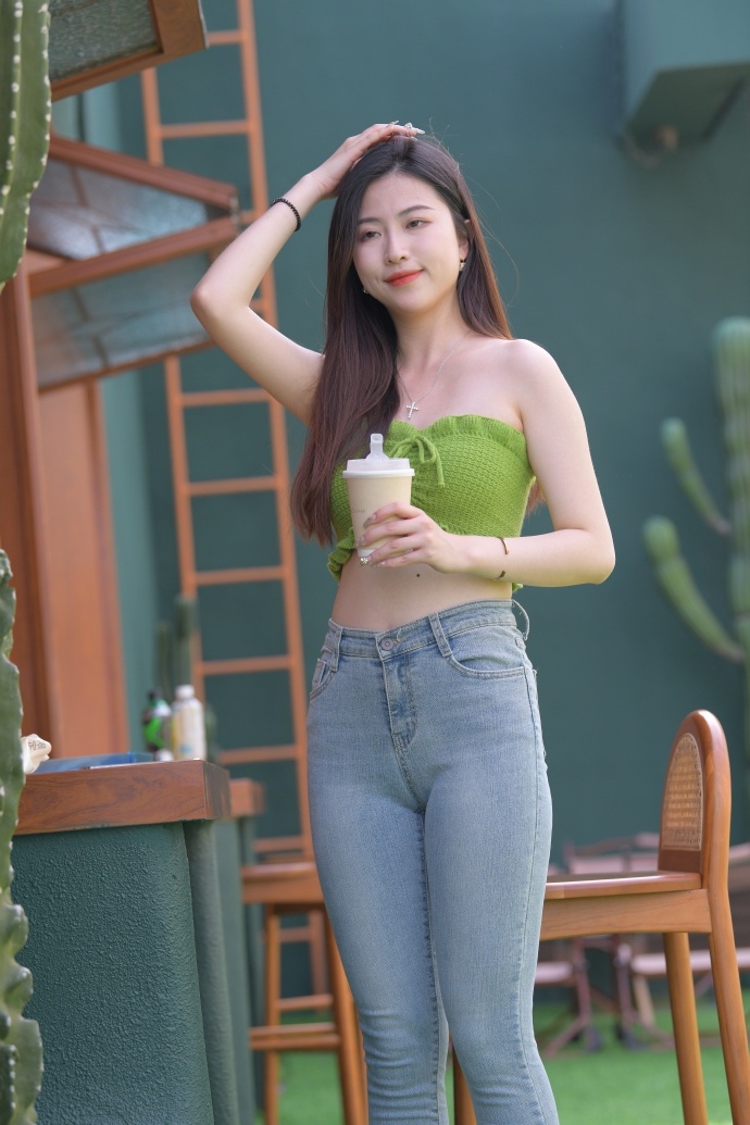 制袜丝服二区在线观